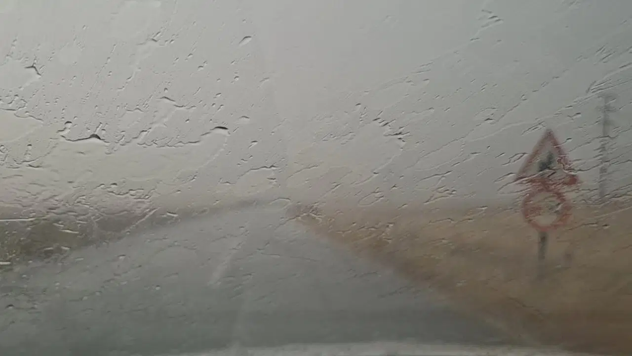 Tekirdağ'da Aniden Bastıran Şiddetli Yağış Sürücüleri Zor Duruma Sürükledi