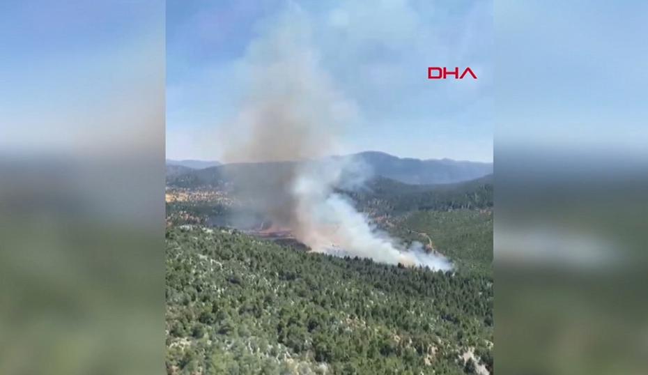 Antalya'daki Orman Yangınına Hem Hava Hem Kara Müdahalesi Sürüyor