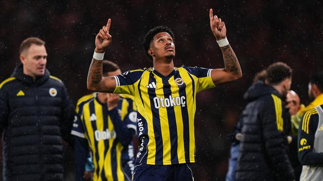 Fenerbahçe'den Roma'ya! Oosterwolde Transferinin Detayları ve Maliyet Şartları Açıklandı