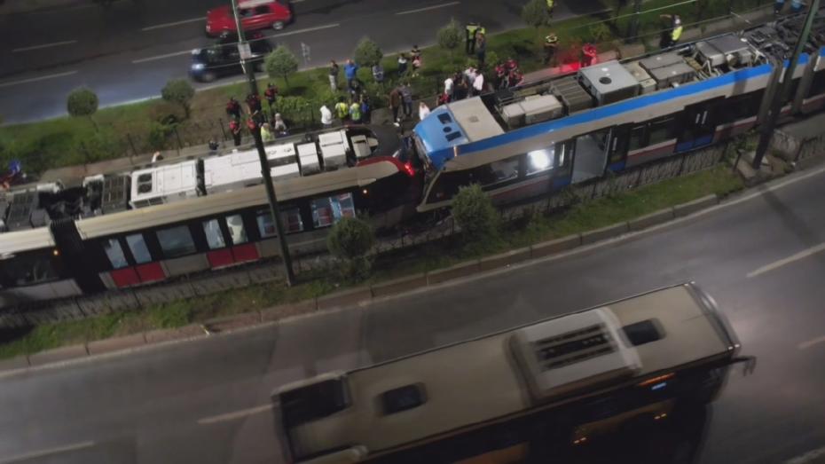 Zeytinburnu'nda İki Tramvayın Çarpışması: 11 Yaralı