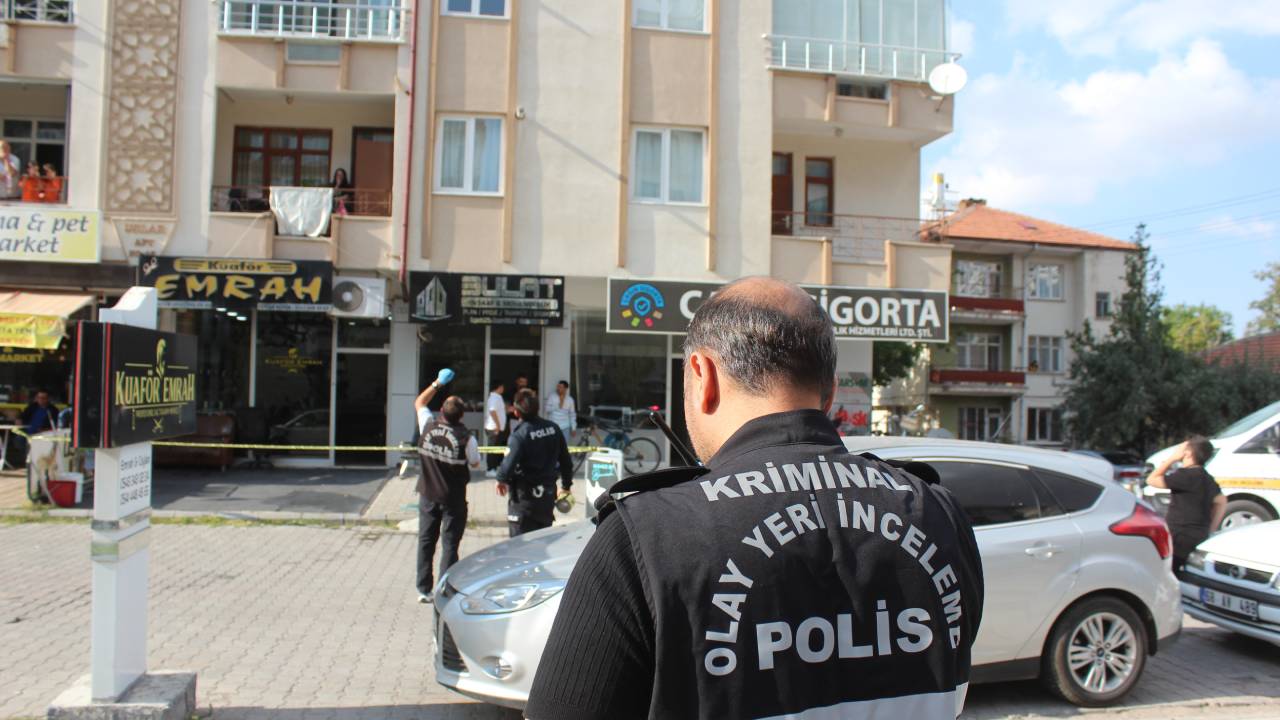 Aksaray'da Balkonda Çay Keyfi Yürekleri Ağızlara Getirdi: 5. Kattan Düşme Anı