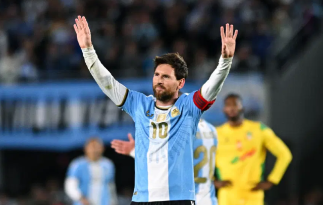 Cristiano Ronaldo'dan Lionel Messi'ye Veda: Duygusal Anlar ve Anlamlı Mesajlar