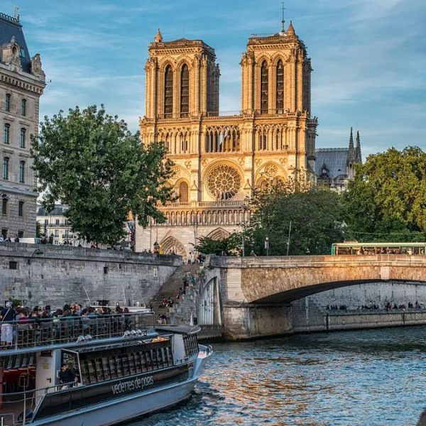 Paris 2024 Olimpiyatları’nda yüzme müsabakalarının yapılabilmesi için Seine nehri temizlenecek