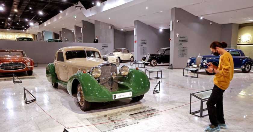 İran Şahı’nın özel araç koleksiyonu 50 yıl sonra İran Tarihi Otomobil Müzesi’nde sergilendi