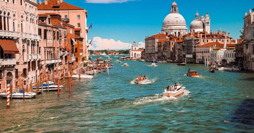 Venedik’i bir günlüğüne ziyaret etmek isteyenler artık giriş ücreti ödemek zorunda