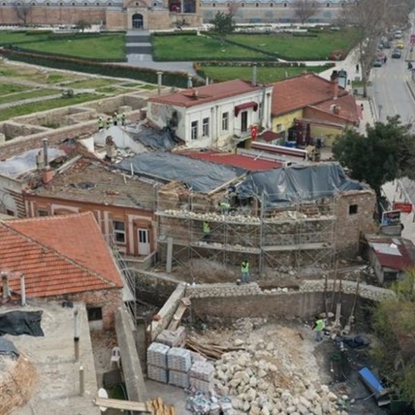 Edirne’deki Havlucular Han’da restorasyon çalışmaları devam ediyor