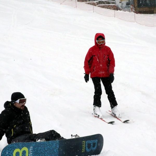 Mart ayında Ilgaz Yurduntepe Kayak Merkezi’nde kayak yapabilirsiniz.