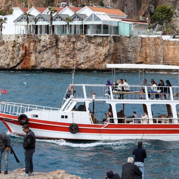 Antalya’da turist tekneleri yaz sezonu için gün sayıyor
