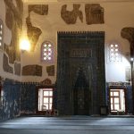Muradiye Camii’nin çinileri ve kalem işleri orijinalliğini korumaktadır.