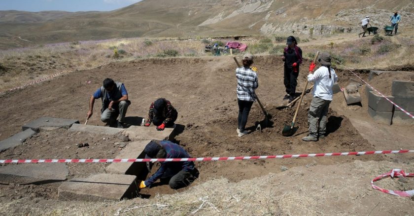 Bitlis’teki Urartu kalesinde yeni buluntular ortaya çıkarıldı