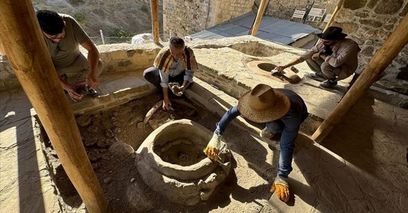 Harput Kalesi’nde 1000 yıllık ‘sanayi alanı’ ortaya çıkarıldı