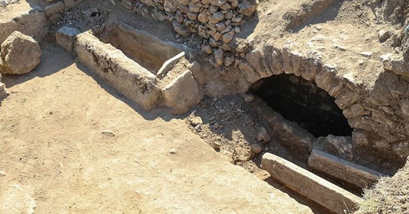 Uşak’taki Sebaste Antik Kenti’nde Orta Bizans dönemine ait mezarlar bulundu.