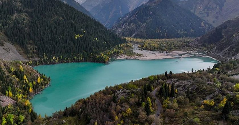 Kazakistan’daki Issık Kul Gölü ziyaretçilerin ilgisini çekti | N-Hayat