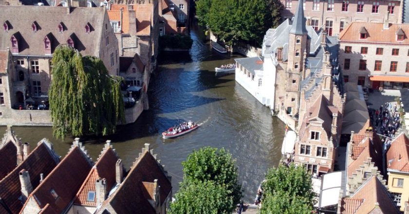 Brugge halkı turist yoğunluğundan şikayetçi