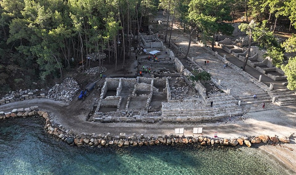 Phaselis Antik Kenti'nde yapılan kazılarda kutsal alan ve adak heykelleri bulundu - 3