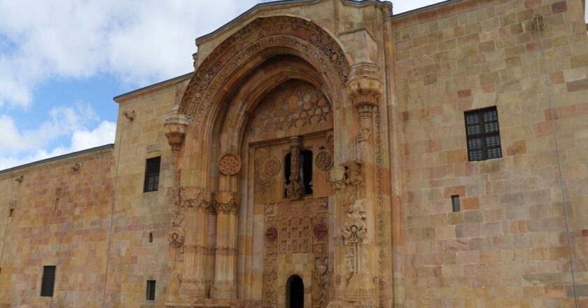 Divriği Ulu Camii ve Darüşşifası’na ziyaretçi akını