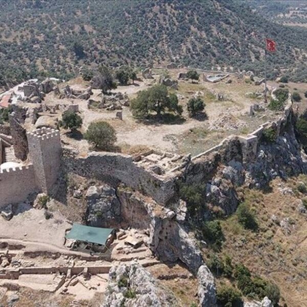 Beçin Antik Kenti’nde kazılar sürüyor: Ok uçları bulundu