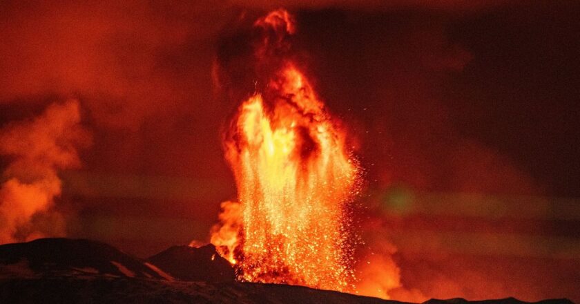Uyarılara uymadılar, Etna’nın patlamasıyla karşılaştılar