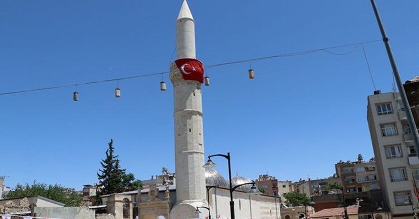 Depremde zarar gördü: Kilis Çalık Camii yeniden ibadete açıldı
