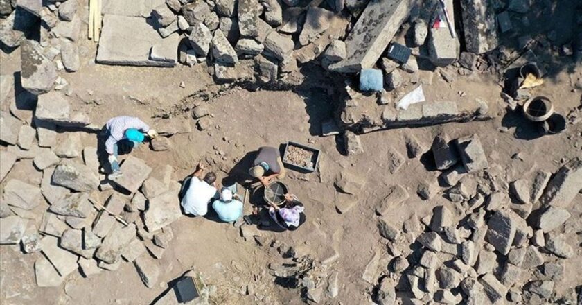 Manisa’daki Aigai Antik Kenti’nde kazı çalışmaları sürüyor