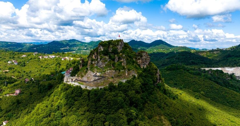 Ordu’daki Ünye Kalesi’ne ziyaretçi akını