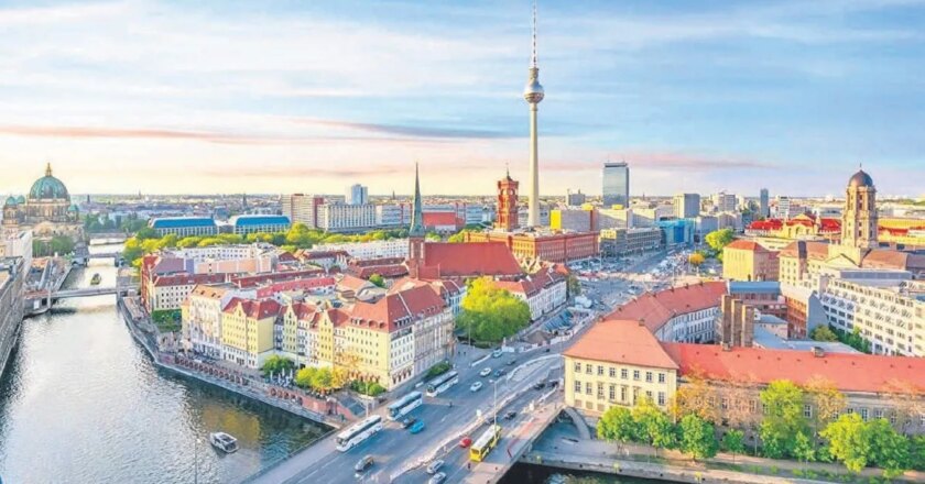 Duvarların dile geldiği şehir Berlin