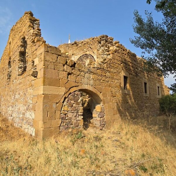 300 yıldır ayakta: Garipler Köyü Kilisesi zamana direniyor