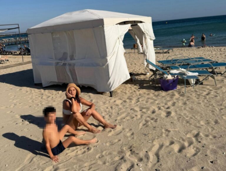 Hülya Avşar 62 yaşında 20’liklere taş çıkardı! Bikinisiyle böyle poz verdi
